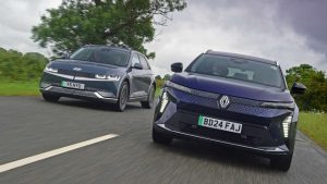 Renault-Scenic-vs-Hyundai-Ioniq-5-001_r2gpgz.jpg