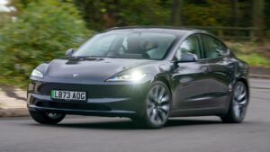 New-Tesla-Model-3-2.jpg