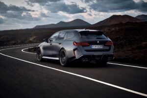 Visiškai nauja BMW M5 Touring – automobilių bendruomenė