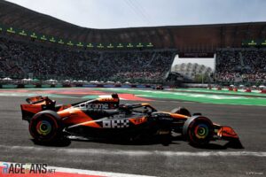 McLaren į priekį, nes Piastri paskutinėje treniruotėje pirmauja Norrisu ·