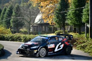 Neuville'ui kyla problemų dėl galios, nes Evansas pretenduoja į lyderio