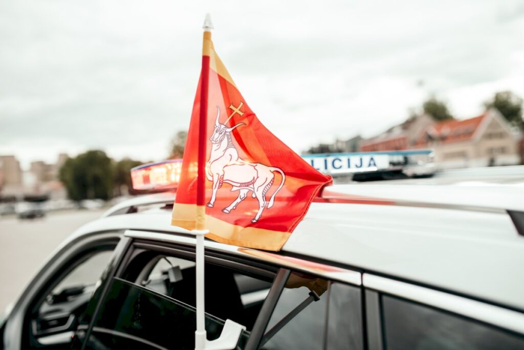 Sunkiai apgirtusio vairuotojo kelionę sustabdė pilietiška moteris
