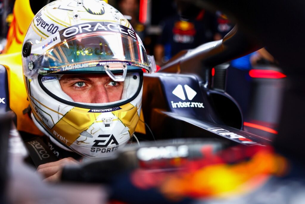 Verstappenas „niekada nepanikavo“ kelyje į F1 titulą, nepaisant „Red Bull“