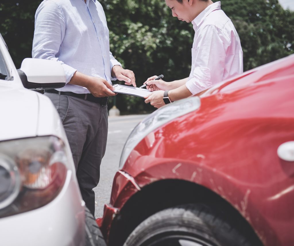 Automobilių draudimas pagaliau pradeda mažėti – automobilių bendruomenė