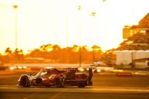 „Porsche“ ir toliau dominuoja, o Tandy pirmauja Campbell