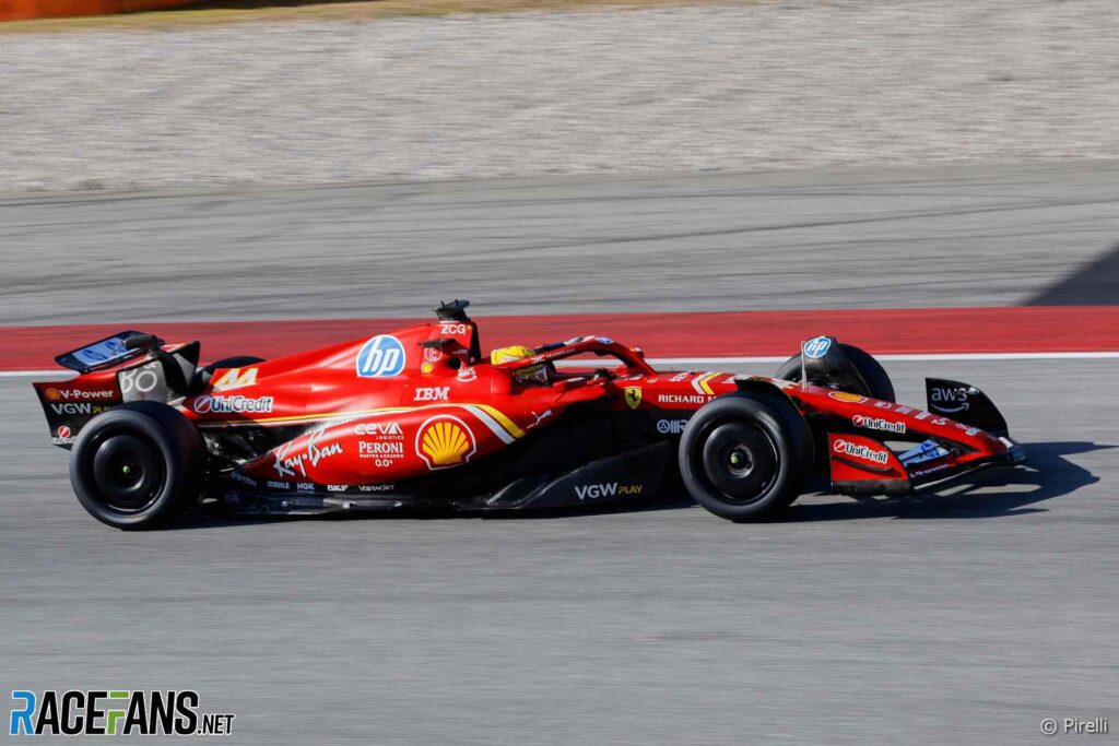 Hamiltono, Norriso ir Leclerco testas 2026 F1 padangos „Mule“ automobiliuose
