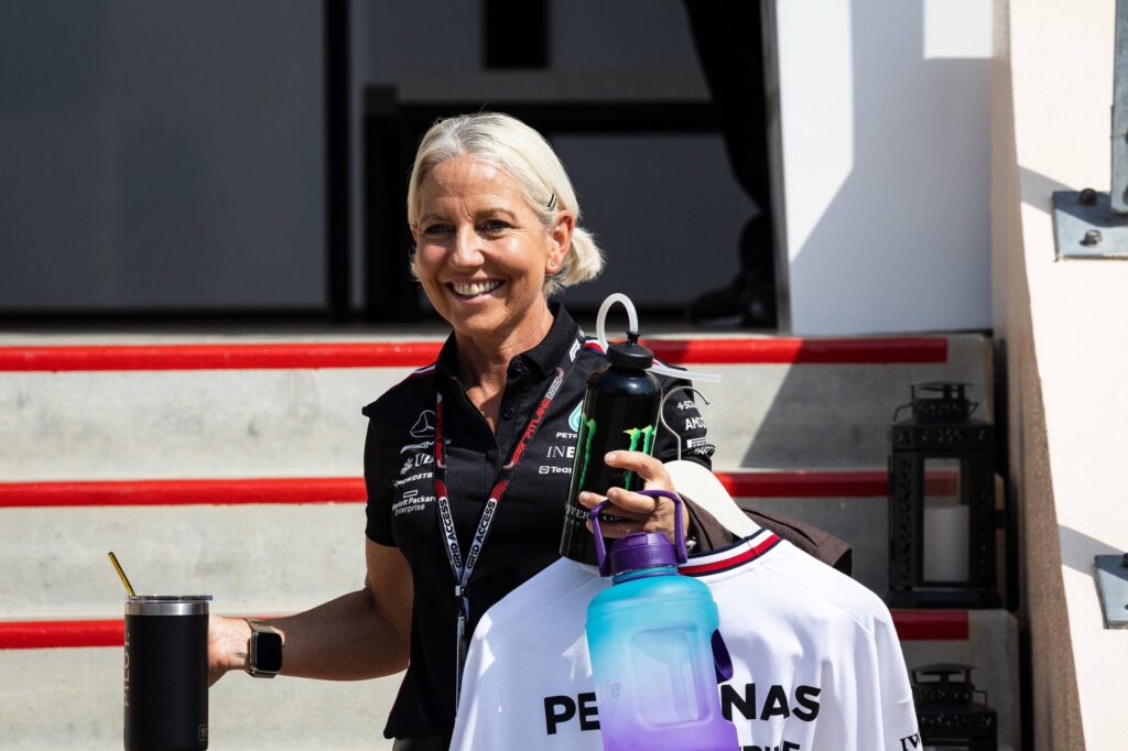 Kaip Angela Cullen galėtų padėti palengvinti Hamiltono „Ferrari“ integraciją