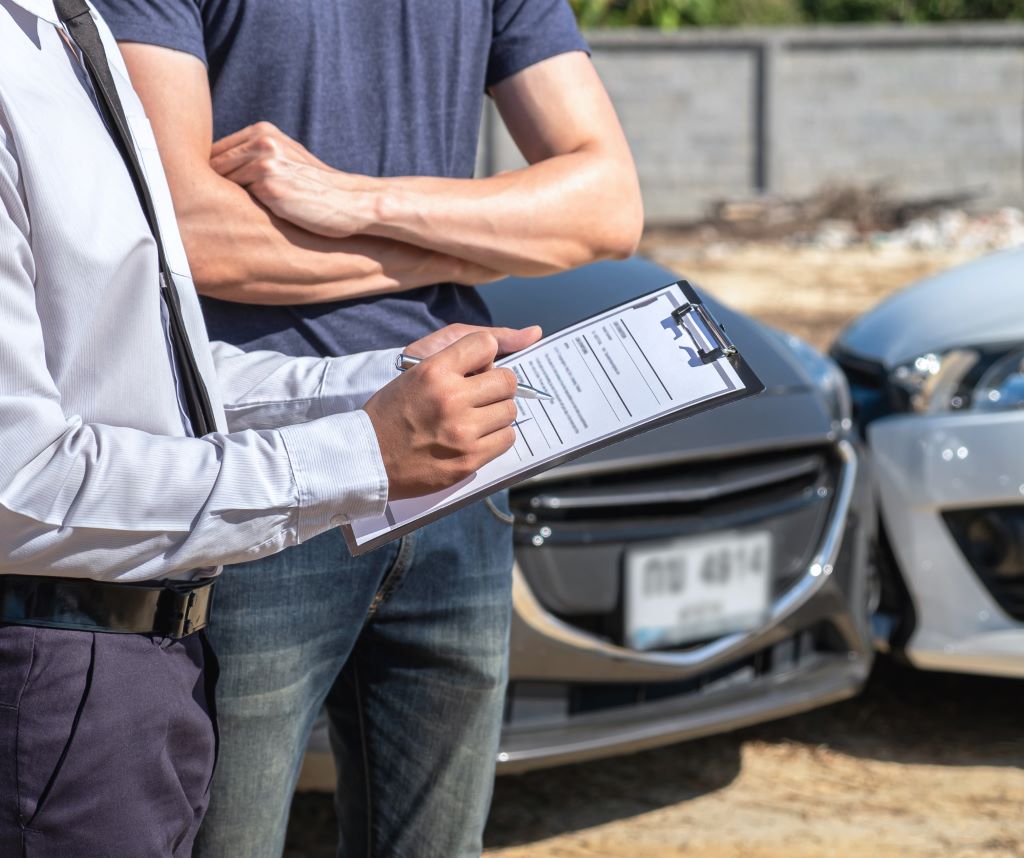 Kaip nuotraukos galėtų sutaupyti jūsų automobilio draudimo pretenziją - automobilių