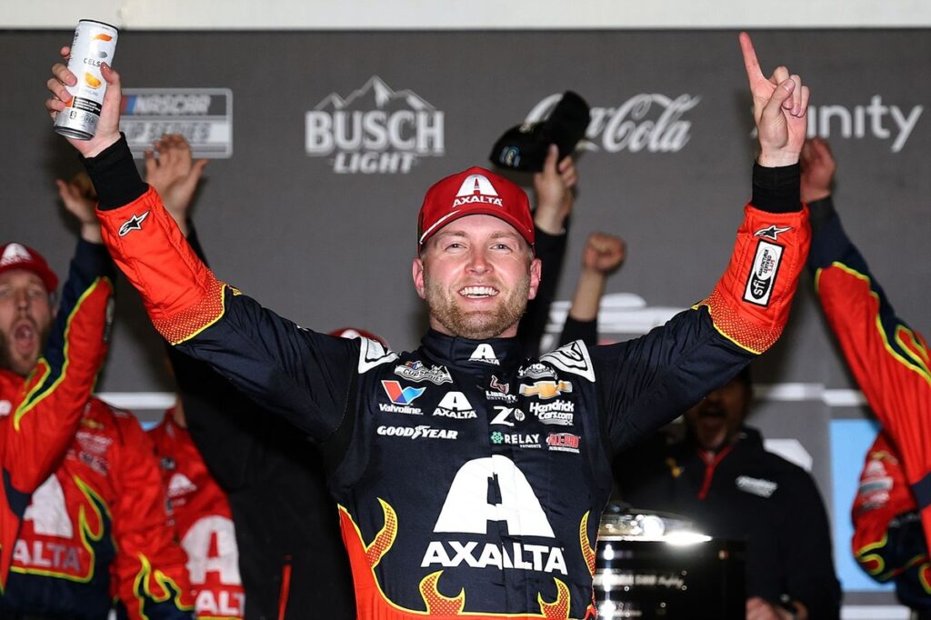 Lyderiai nuolaužos „Daytona 500“ trileris, nes Byronas grįžta atgal