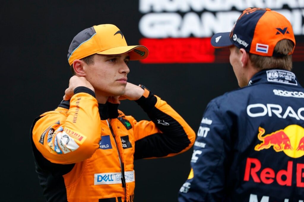 Norrisas įžada „Išleisti mano alkūnes“ su „Verstappen“ „F1 2025“ titulo