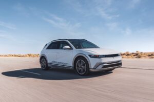 „Hyundai Ioniq 5“ ir „Kona“ visureigiai laimi 2025 „Kelley Blue