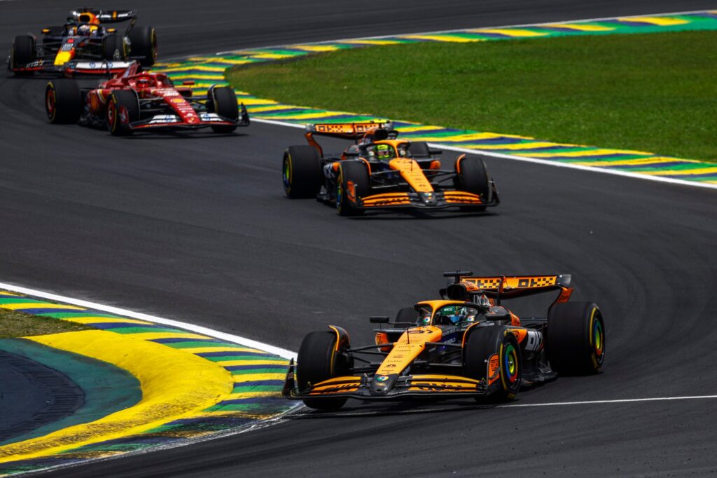 „McLaren“ prisijungia