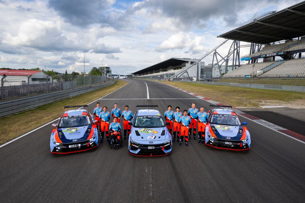 „Hyundai“ švenčia 10 metų 24 valandų „Nürburgring“ lenktynėse - „Autos“
