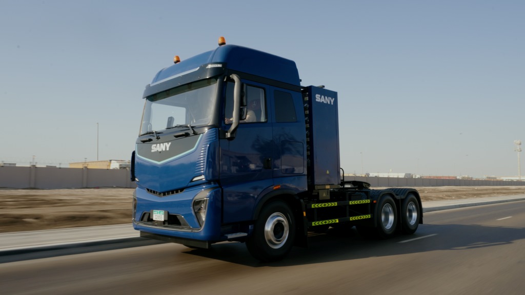 „Emirates Global Motor“ išleidžia tris naujus elektrinius modelius