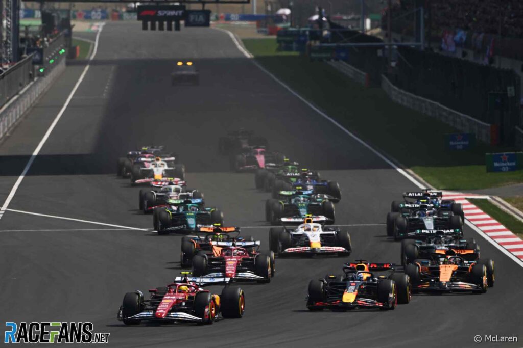 F1 komisija laikė „tikrai beprotiško“ formato pokyčius ir dar daugiau