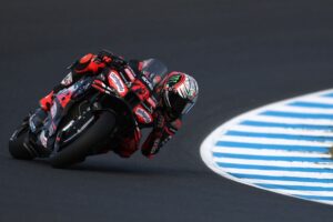 Marco Bezzecchi iškovojo dominuojančią sprinto pergalę, kai „Ducati“ serija baigiasi