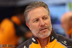 Brownas paaiškina, kodėl pasirinko McLaren, o ne F1 lyderio vaidmenį,