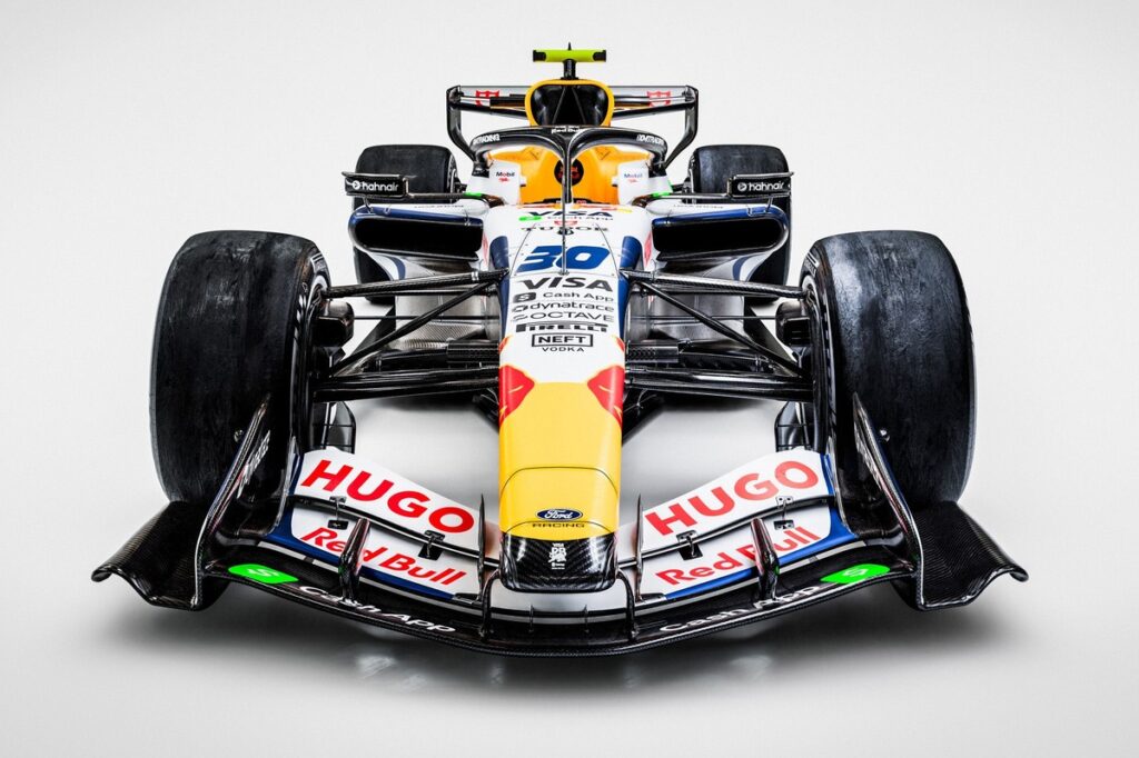 „Racing Bulls“ F1 komanda laikosi baltos spalvos 2026 m