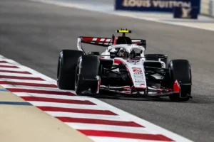 „Haas“ tikisi tvirtai kovoti su vidurio linija po solidžių Bahreino